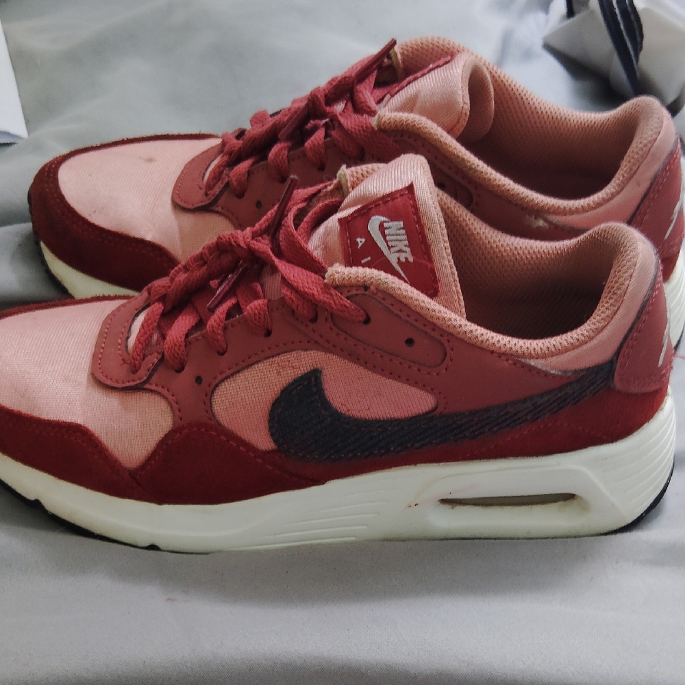 Nike Women's Burgundy and Pink Sneakers